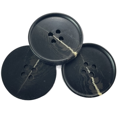 Lado de imitación falso Logo Four Hole 40L pequeño Rim With Flat Back del efecto del cuerno del botón de cuerno