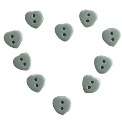 Los botones de la tiza de la resina plástica con el corazón forman uso ciánico del color de 2 agujeros en el material de Diy de la camisa