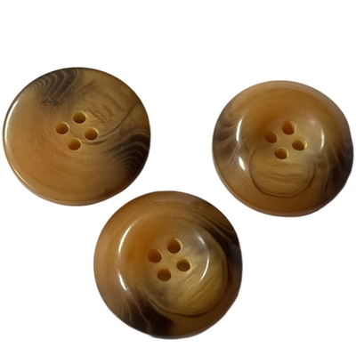 19m m efecto plástico del cuerno de cuatro de los agujeros botones de capa alrededor de los botones plásticos de Brown
