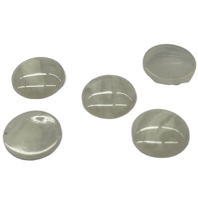 Botones plásticos de lujo del lazo con falso efecto del cuerno que ningún agujero 16L no utilice en los accesorios de la ropa de la camisa