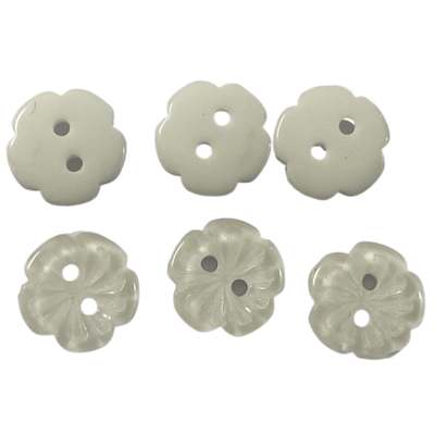 Los botones plásticos de la flor del efecto de la perla con tiza retroceden el color blanco en 16L para coser