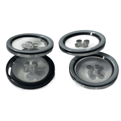 Tres botones de camisa plásticos de las capas Rim With Transparent Desgin In azul 26L central para coser