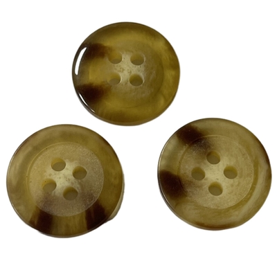 uso falso plástico del color del ODM de 3/4&quot; cuatro del agujero del cuerno botones de capa para el suéter de la capa